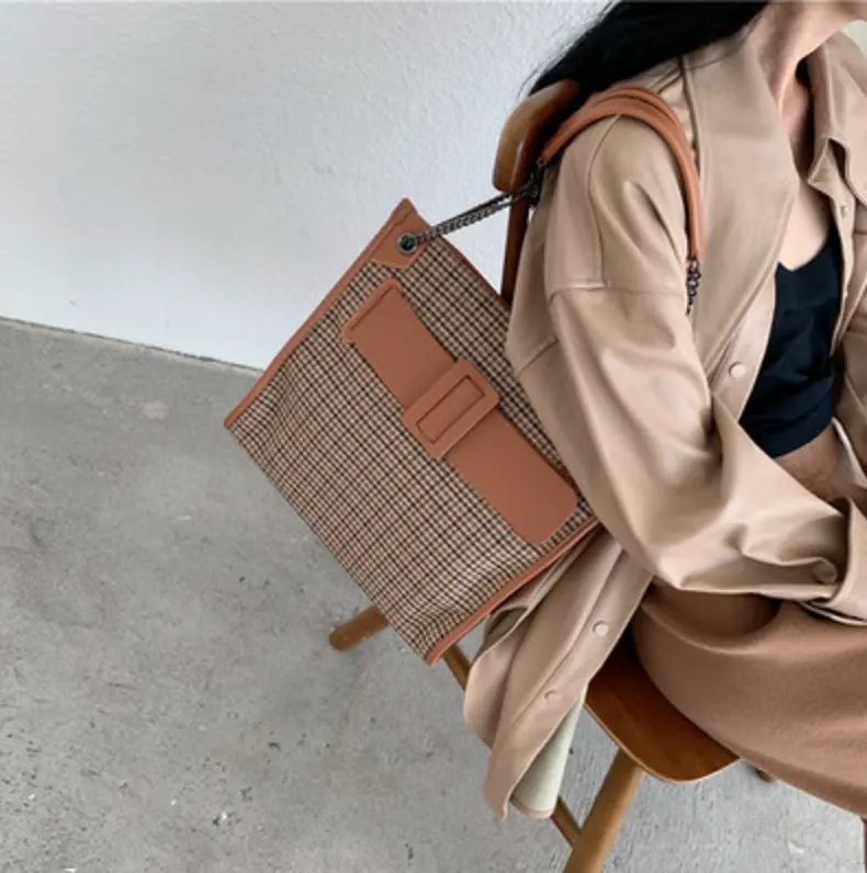 240$ Super popular small handbag versatile shoulder crossbody bag